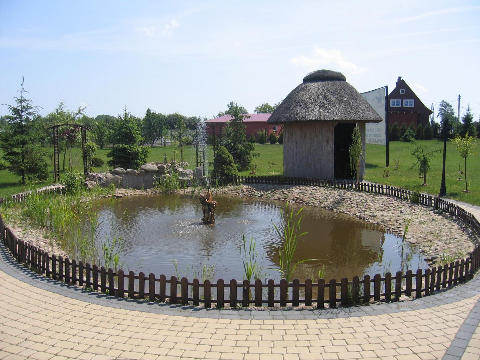 Hotel Gregor Pszczółki Exteriör bild