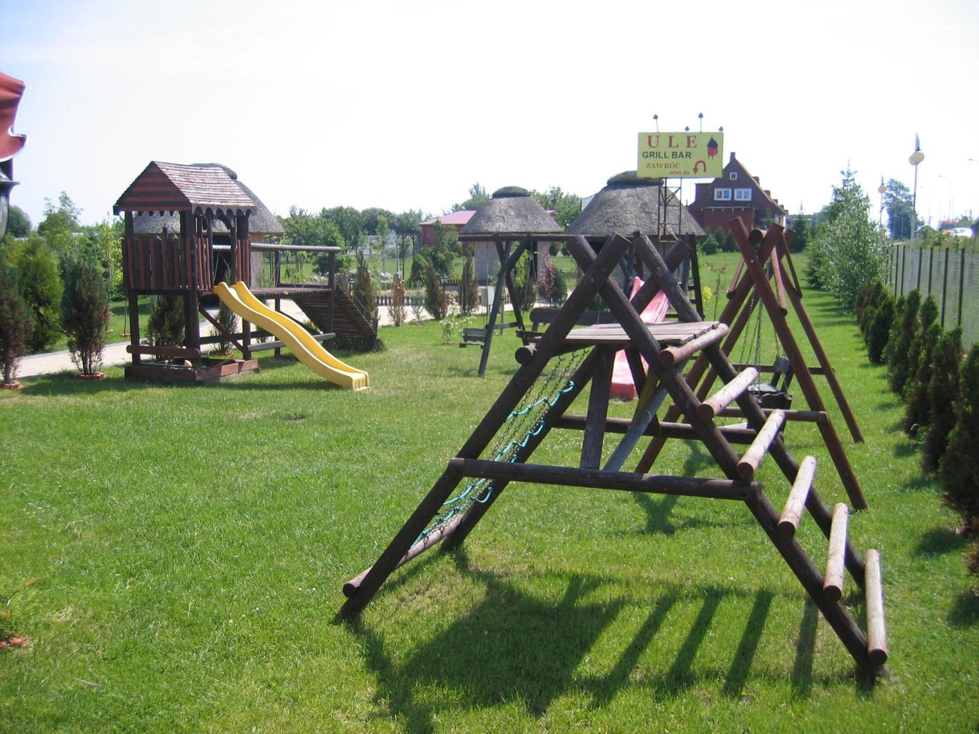 Hotel Gregor Pszczółki Exteriör bild
